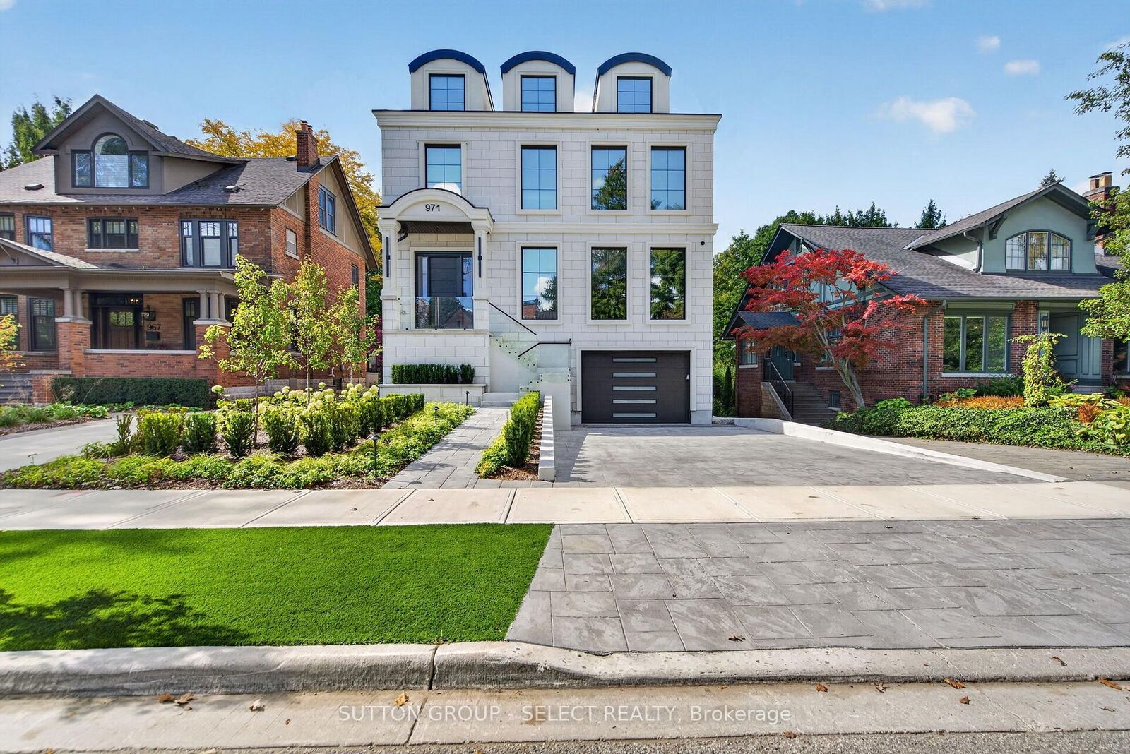 Property Photo: 971 Wellington Street ON N6A 3T3