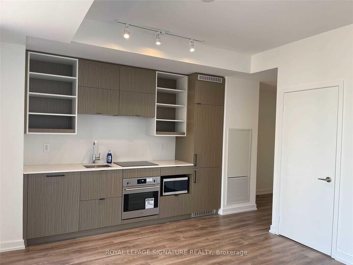 Property Photo:  20 Edward Street 1301  ON M5G 0C5 