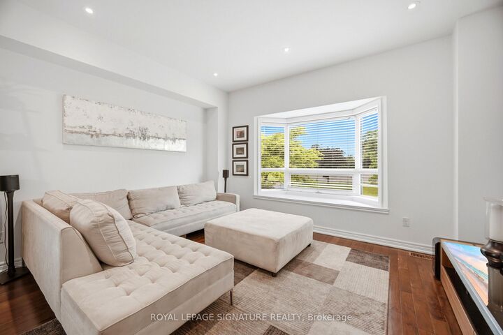 Property Photo:  5035 Bidwell Common  ON L7L 0B4 