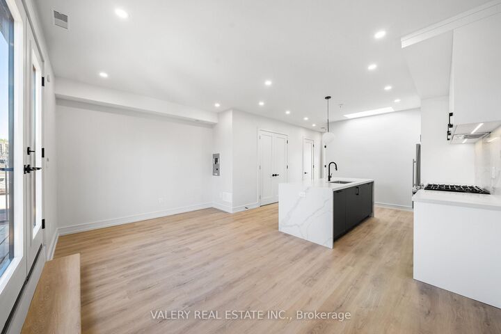 Property Photo:  158 Dovercourt Road 4 - 3rd Floor  ON M6J 3C4 