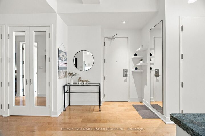 Property Photo:  562 Eglinton Avenue E 301  ON M4P 1B9 