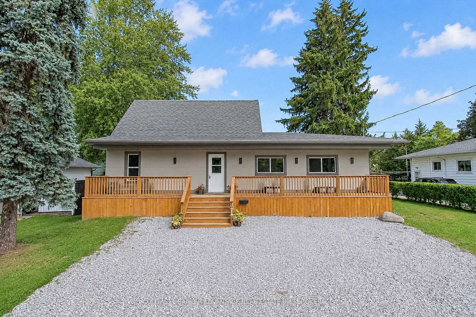 Property Photo:  378 Thorold Road  ON L3C 3W6 