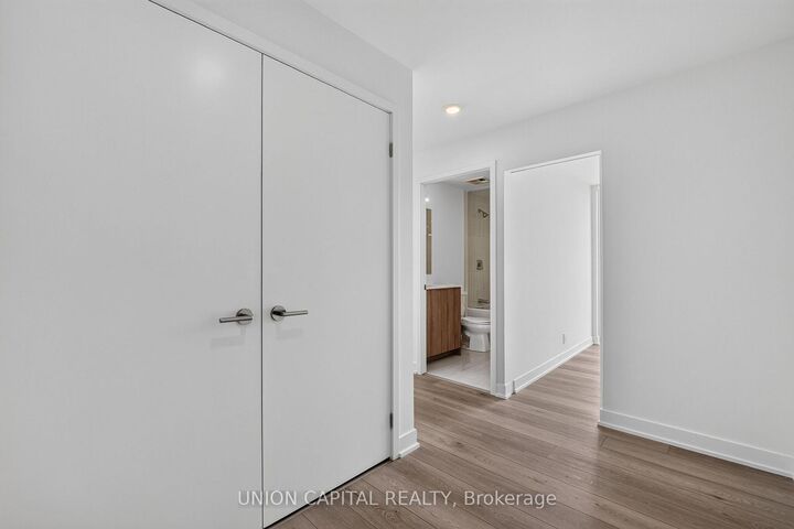 Property Photo:  1660 Bloor Street W 910  ON M6P 0C6 