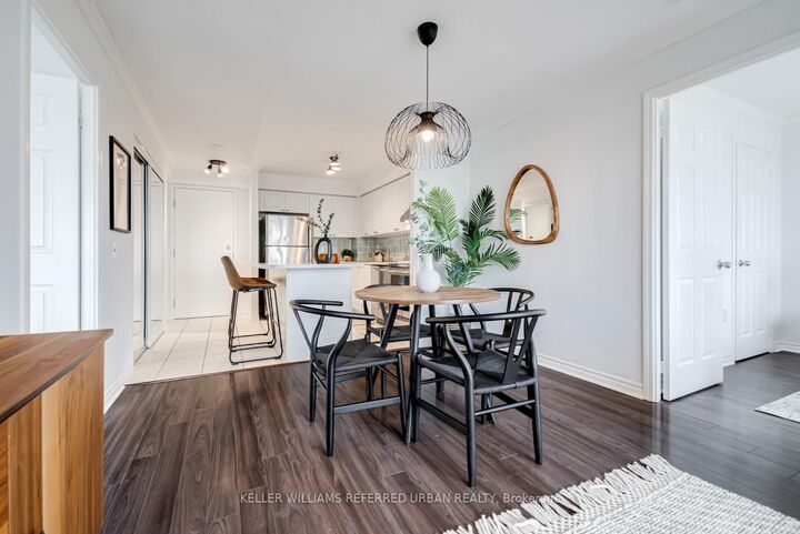 Property Photo:  55 Strathaven Drive 706  ON L5R 4G9 