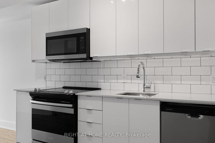 Property Photo:  377 Winona Avenue 212  ON K1Z 5H8 