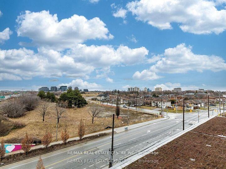 Property Photo:  120 Varna Drive 605  ON M6A 0B3 