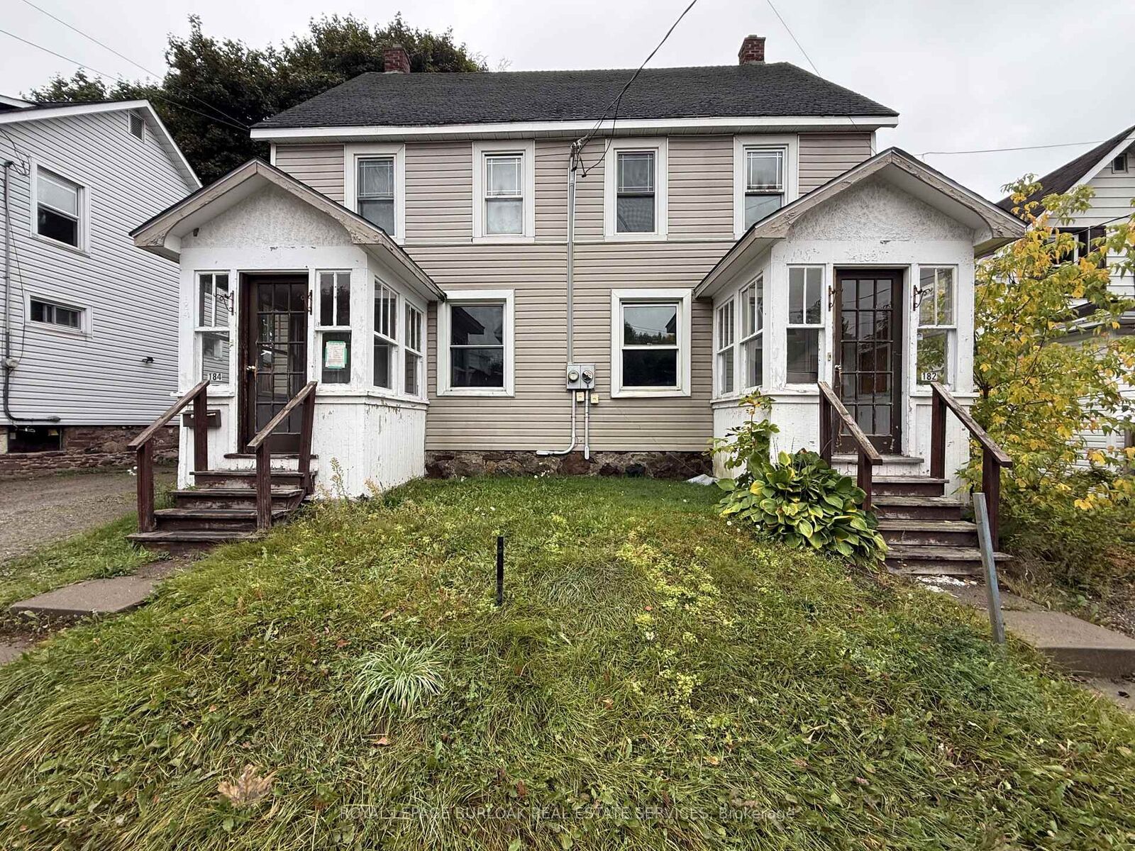 Property Photo:  182 Woodward Avenue  ON P6A 3T7 