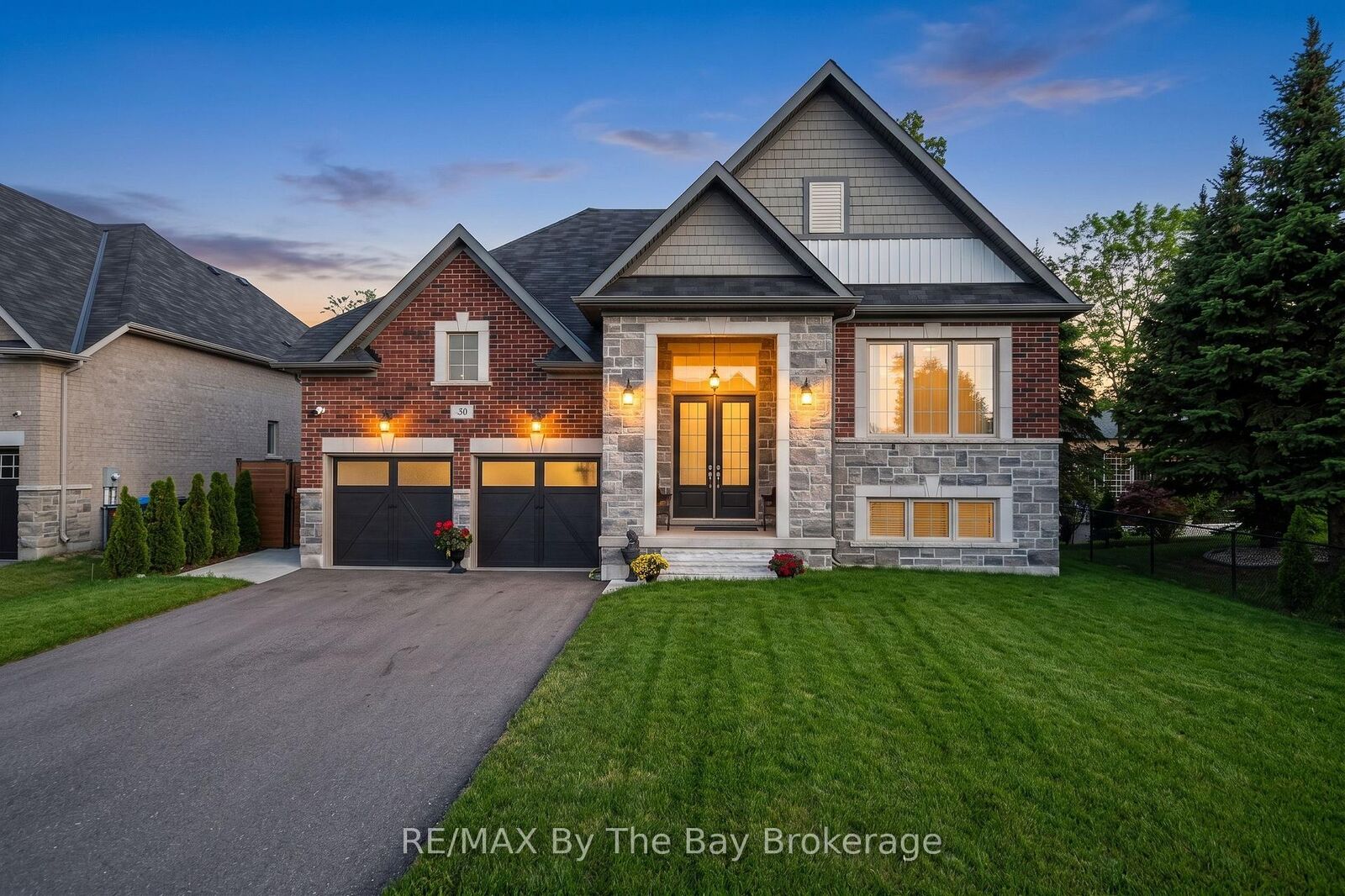 Property Photo:  43 Fawndale Crescent  ON L9Z 2N2 