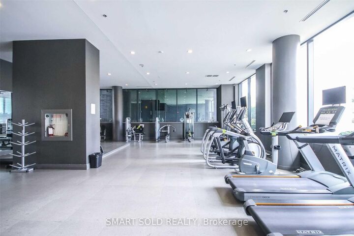 Property Photo:  18 Rean Drive 221  ON M2K 1H3 