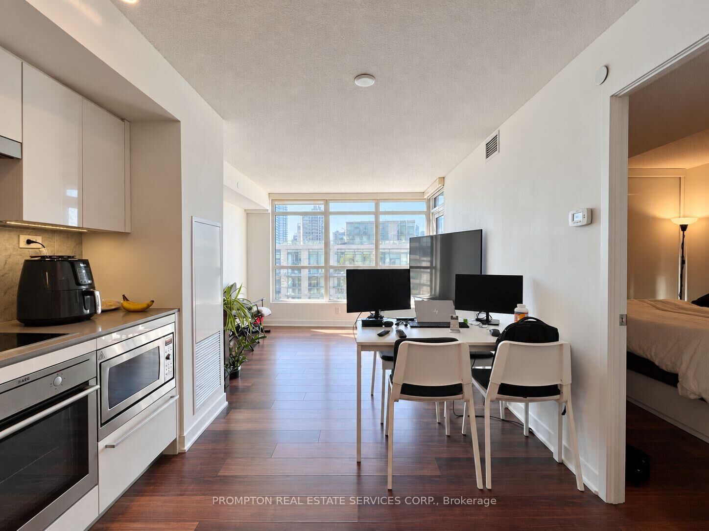Property Photo:  80 Queens Wharf Road 1615  ON M5V 0J3 