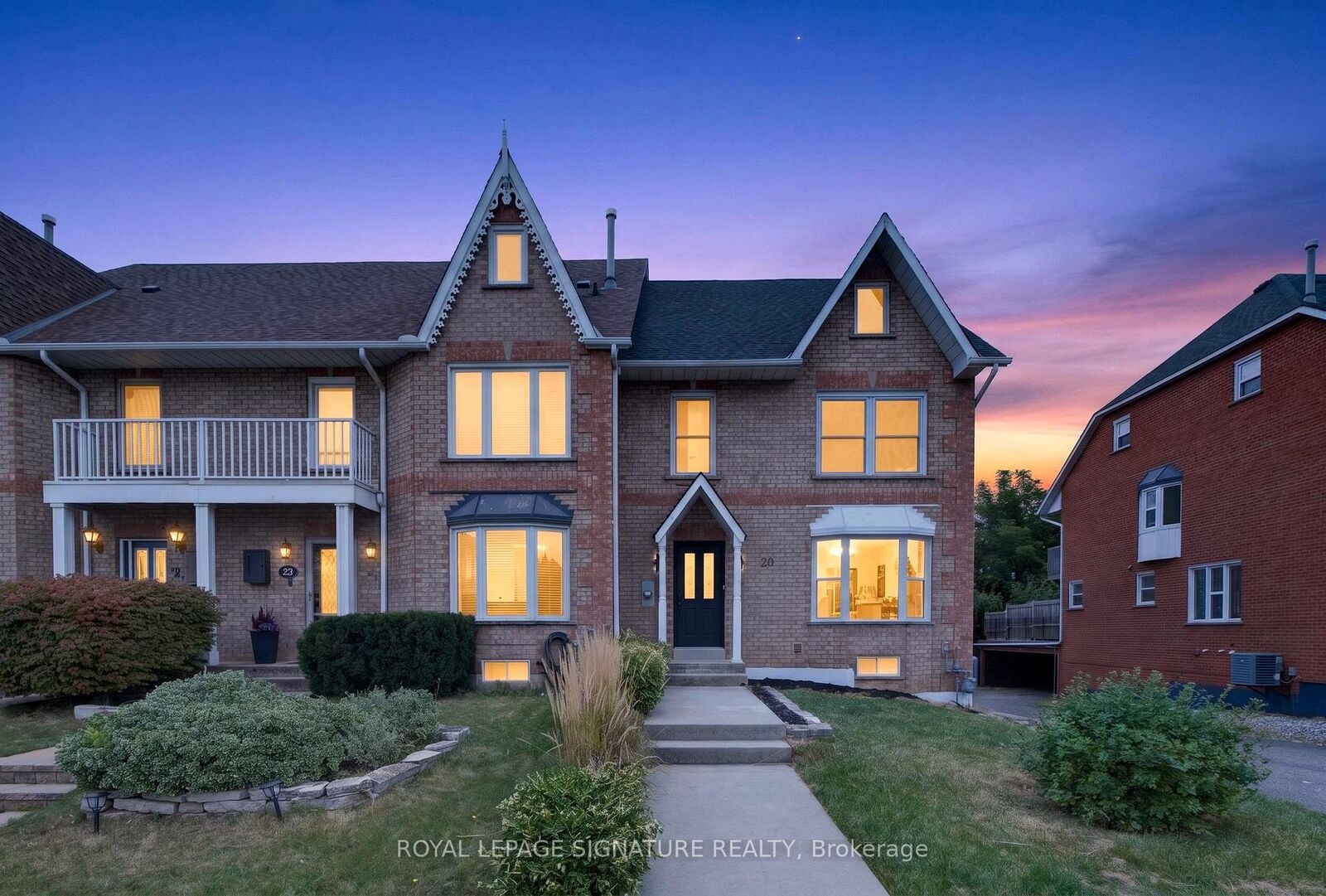Property Photo:  20 Sunvale Place  ON L8E 4Z7 