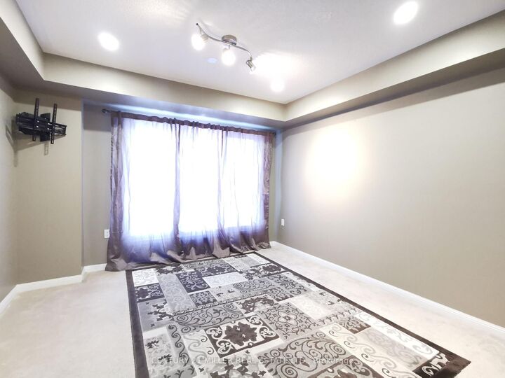 Property Photo:  670 Holly Avenue  ON L9T 0G2 