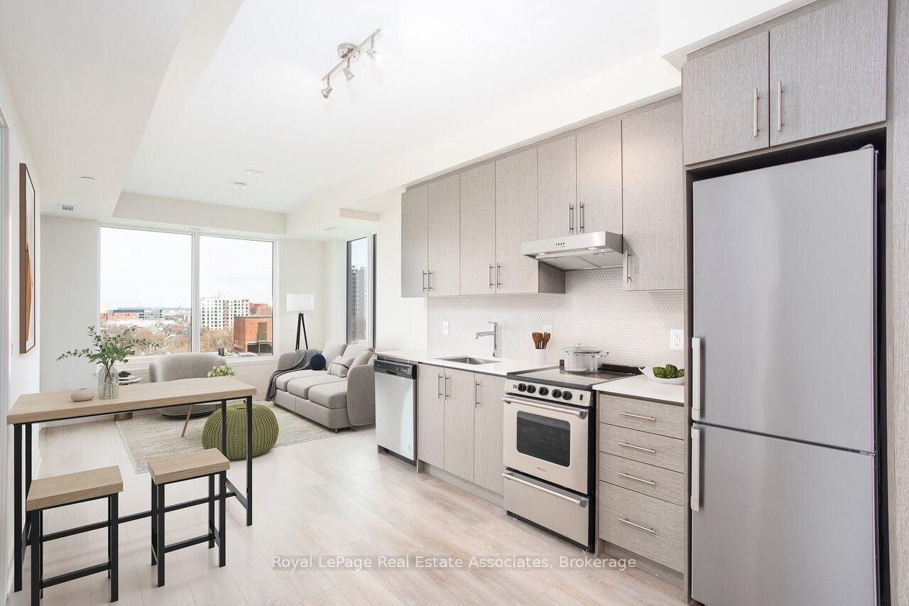 Property Photo:  212 King William Street 820  ON L8R 0A7 