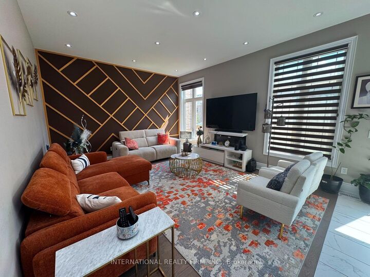 Property Photo:  45 Daisy Meadow Crescent  ON L7C 4G4 