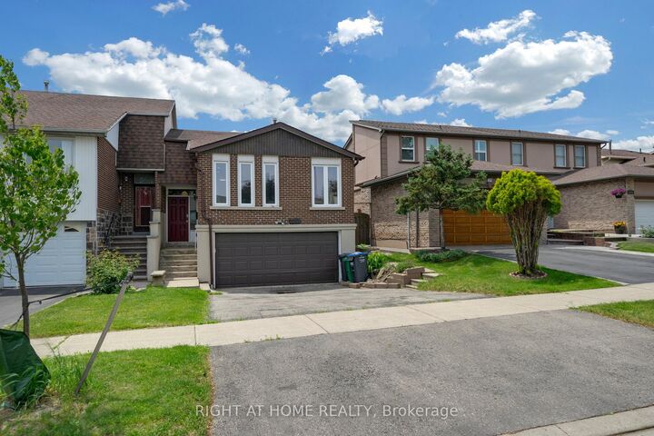 Property Photo:  3241 McCarthy Court  ON L4Y 3Z4 
