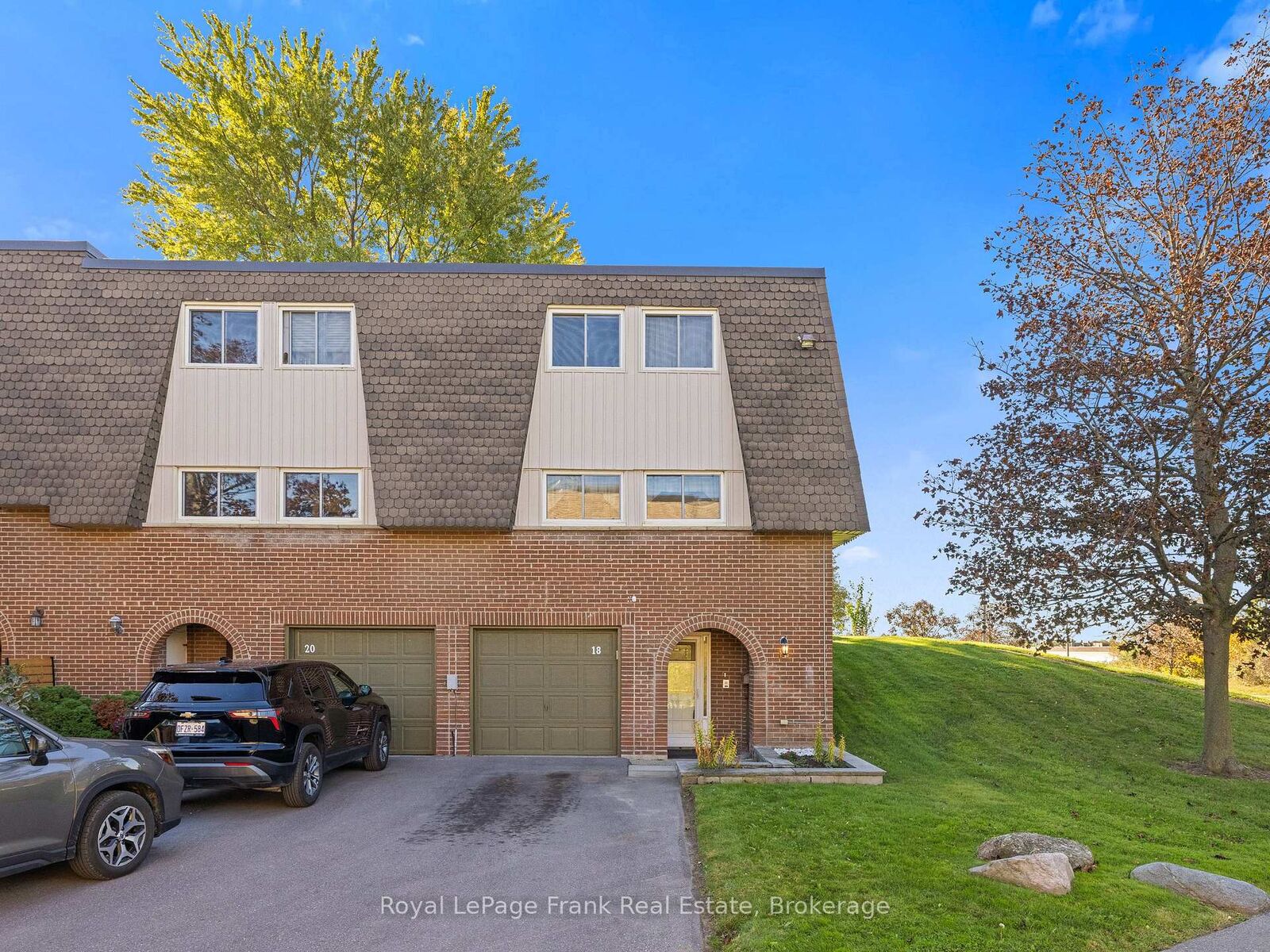 Property Photo: 18 Reygate Court 28 ON L1S 2S9