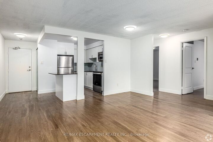 Property Photo: 547 Belmont Avenue W 510 ON N2M 5E7