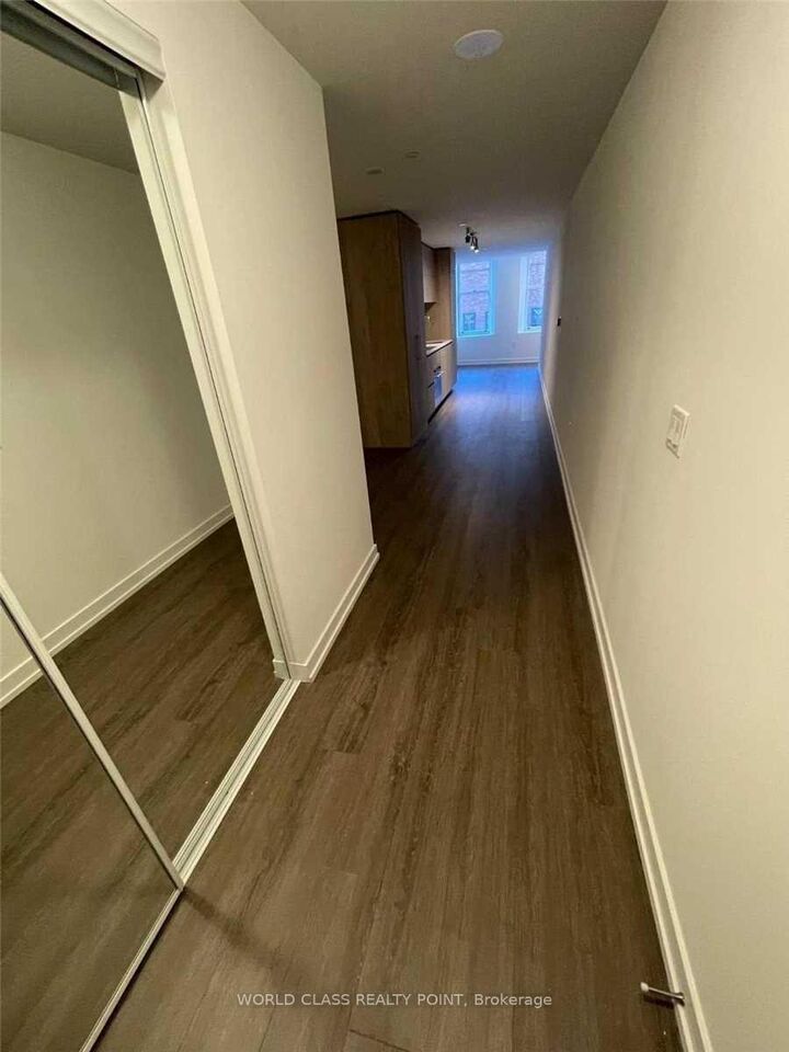 Property Photo:  1 Yorkville Avenue 303  ON M4W 0B1 