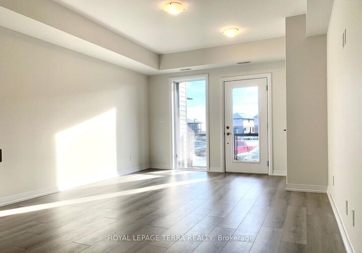 Property Photo:  261 Woodbine Avenue 38  ON N2R 0S7 