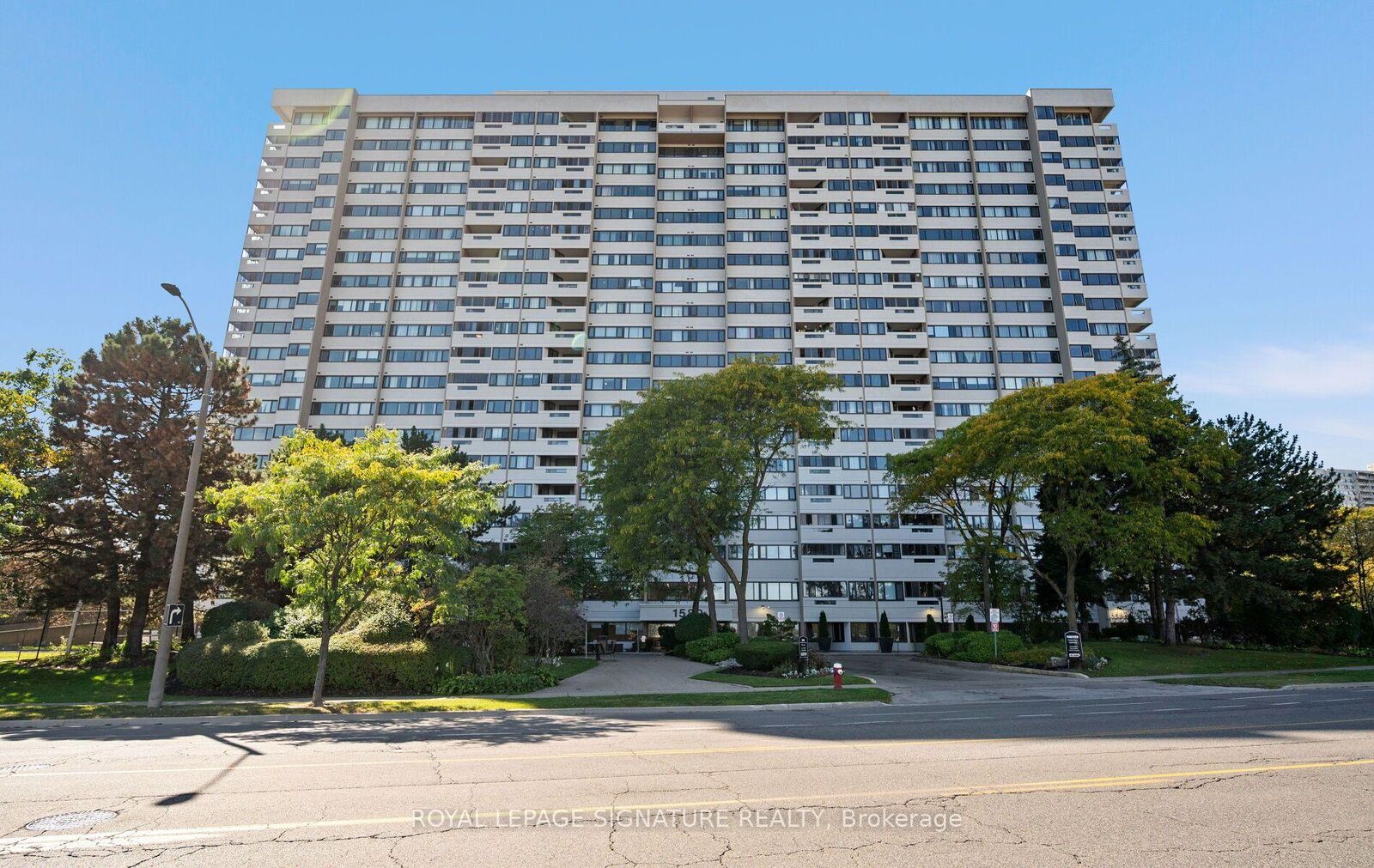 Property Photo:  1580 Mississauga Valley Boulevard 1406  ON L5A 3T8 