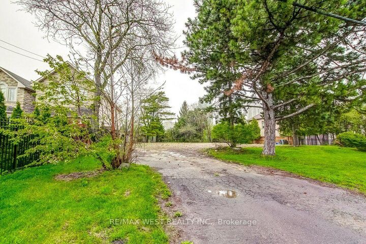 Property Photo:  101 (Part Lot 1) Fairview Road W  ON L5B 1K7 