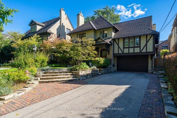 Property Photo:  17 King Georges Road  ON M8X 1K7 