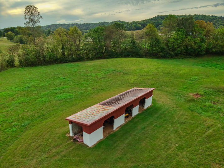 Property Photo:  2799 Doran Rd  TN 38583 