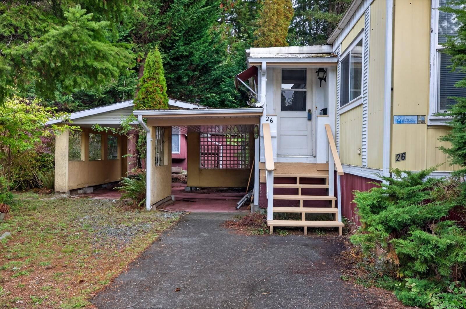 Property Photo: 2785 Wallbank Rd #26 BC V8H 2A5