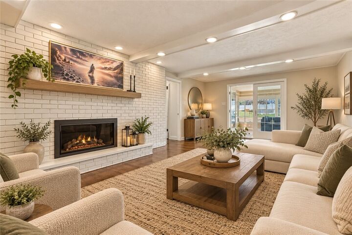 Property Photo:  821 Jonathan Dr  PA 15102 