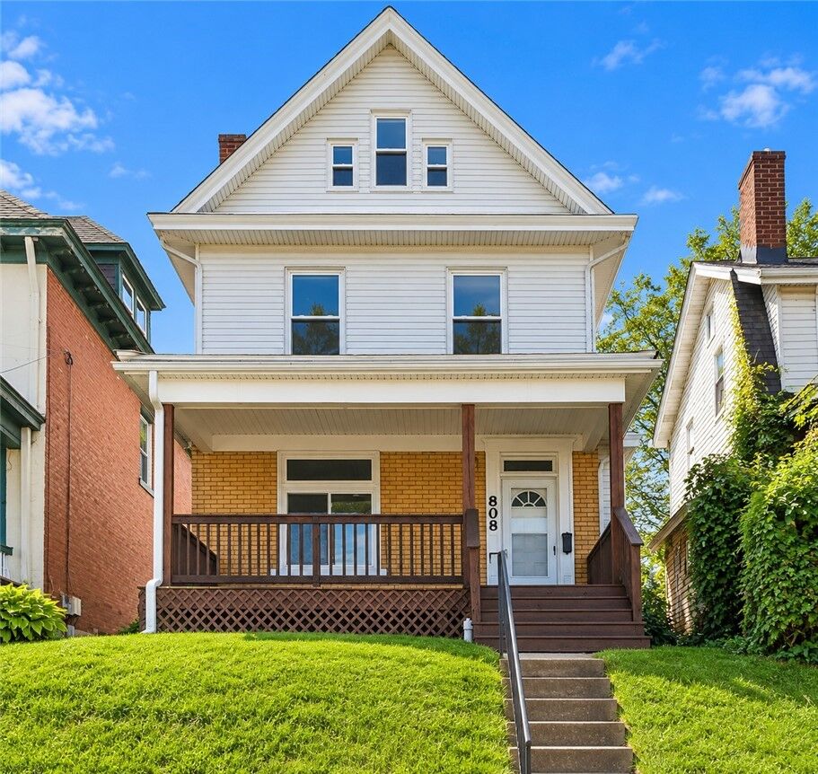 Property Photo:  808 Bayridge Ave  PA 15226 