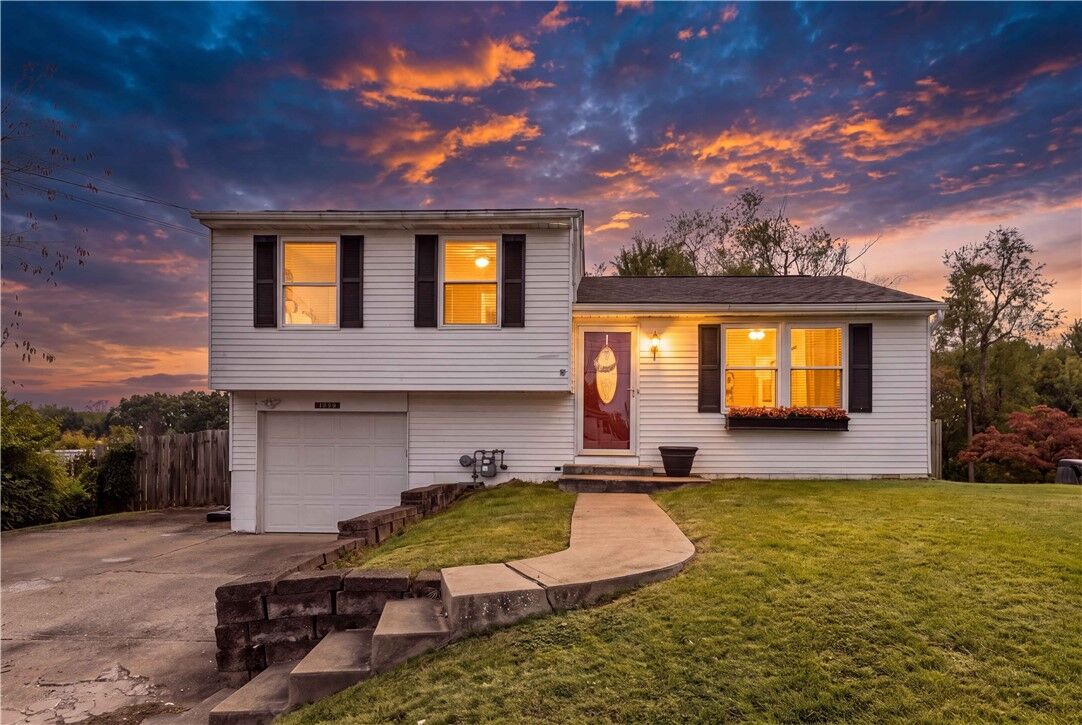 Property Photo: 3098 Countryside Drive PA 15101