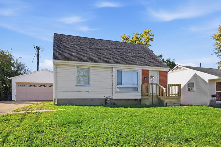 Property Photo: 513 W Parkwood Avenue OH 45506