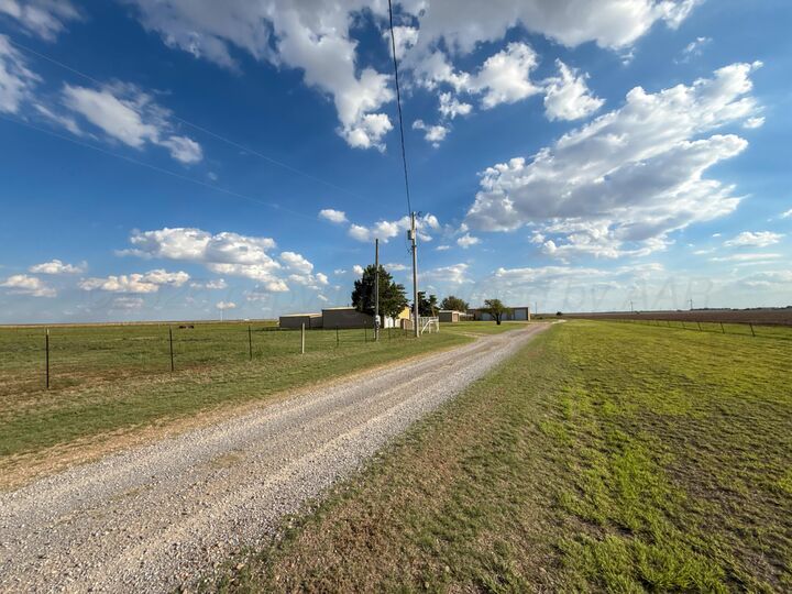 Property Photo:  2646 County Road 17  TX 79097 