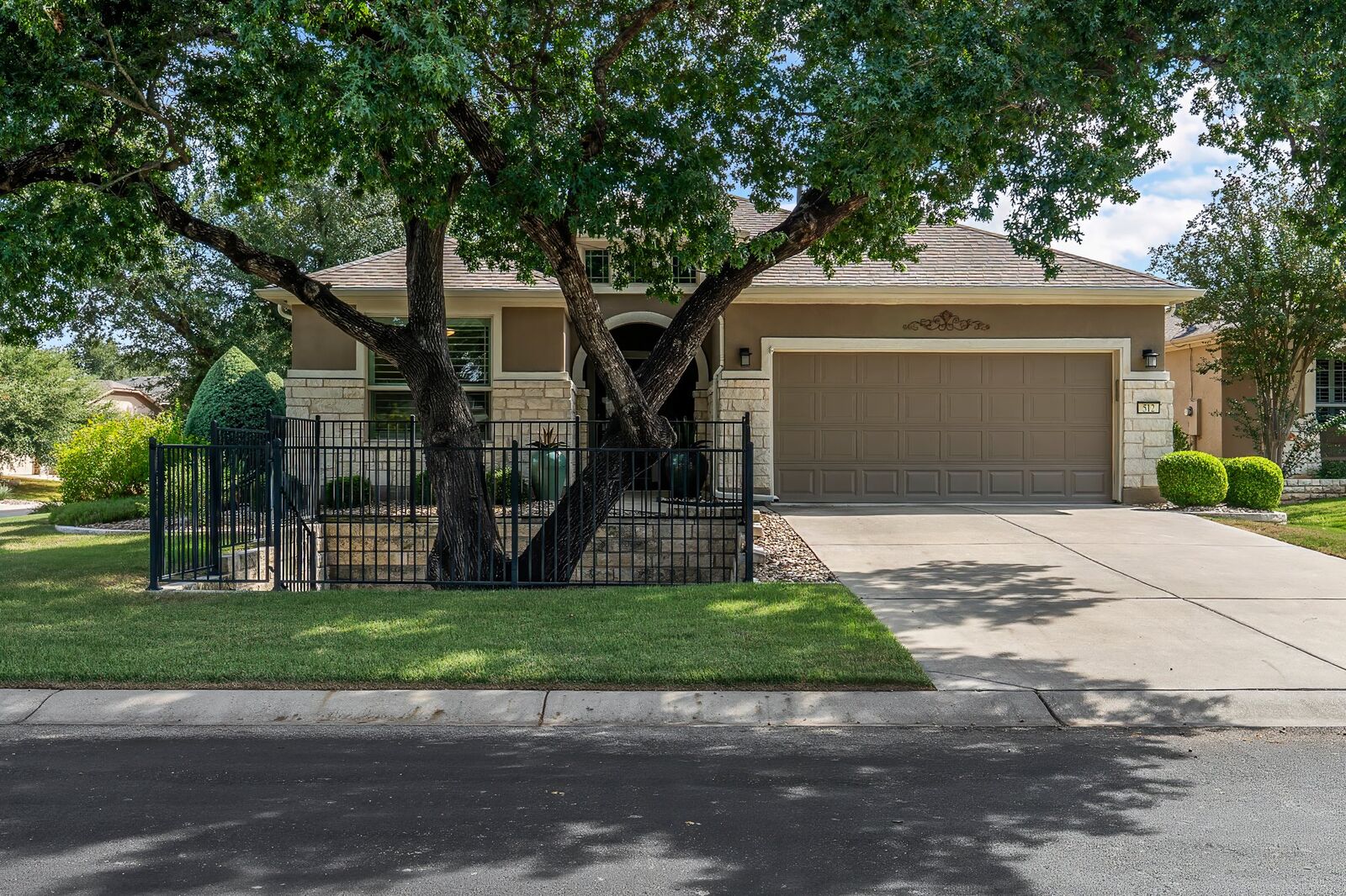 Property Photo: 512 Martin Creek Lane TX 78633