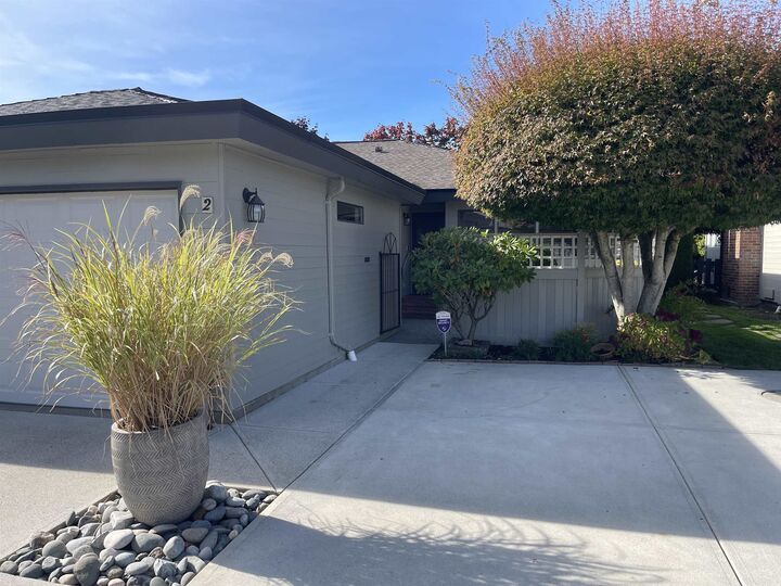 Property Photo: 14217 18A Avenue 2 BC V4A 7N8