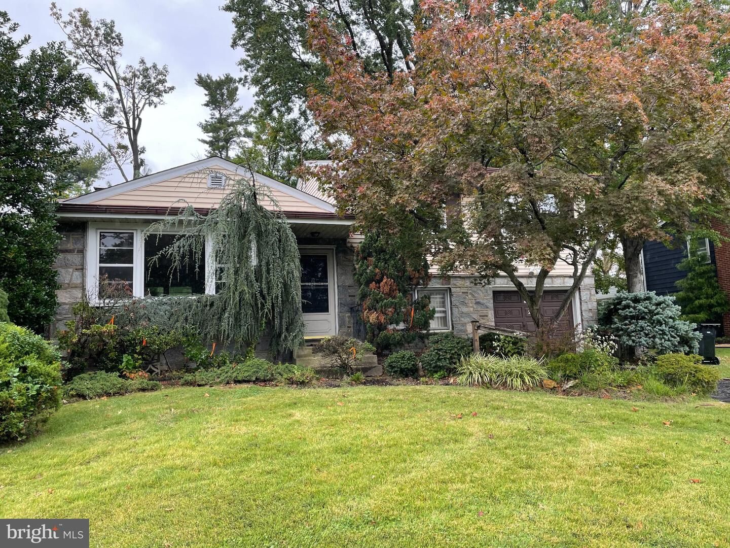 Property Photo:  201 Lilac Lane  NJ 08077 