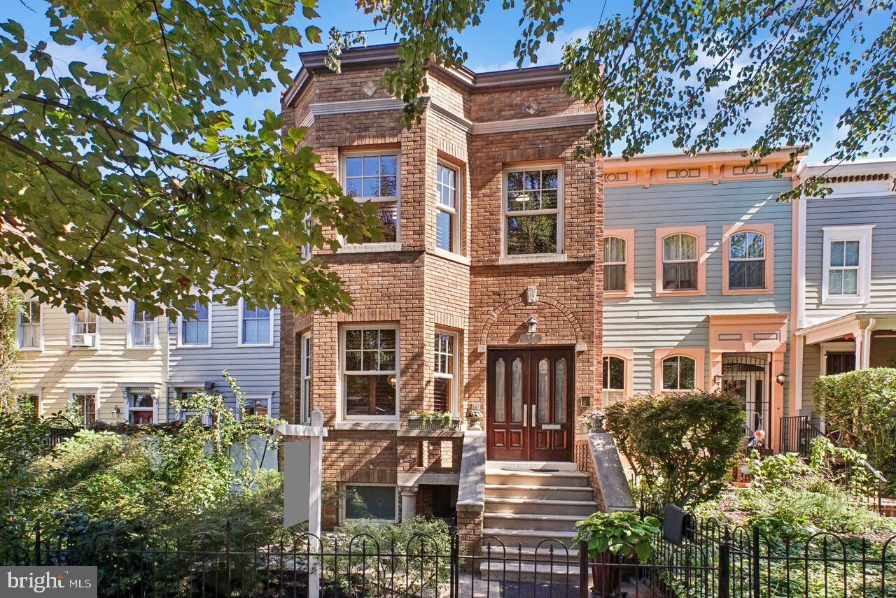 Property Photo:  511 7th Street NE  DC 20002 