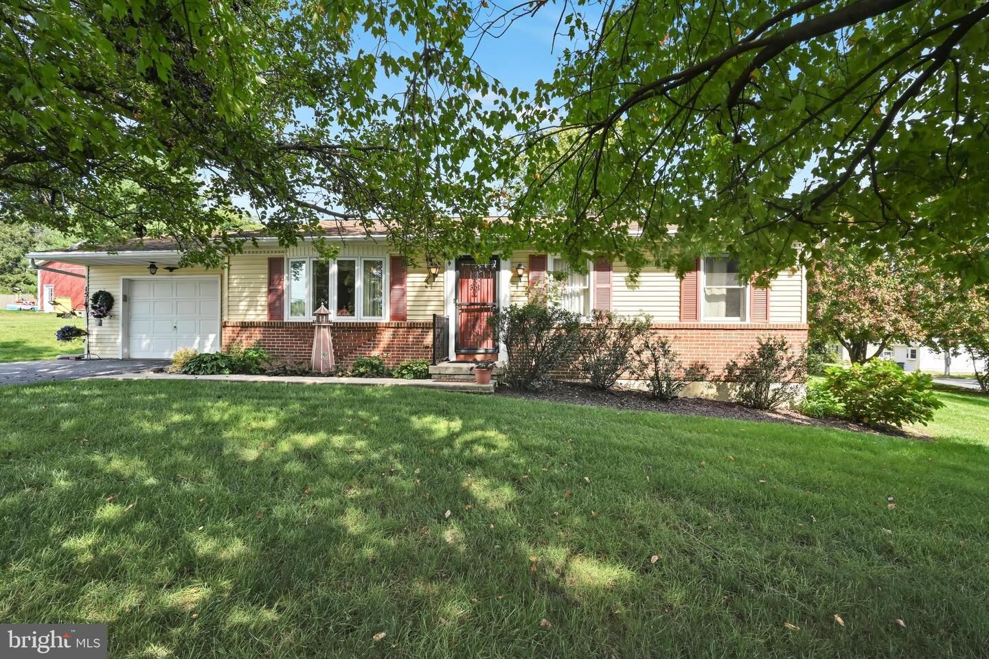 Property Photo: 1519 E Newport Road PA 17543