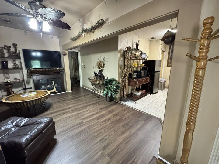 Property Photo:  104 Tom Ellsworth A&Ampb  AR 71901 