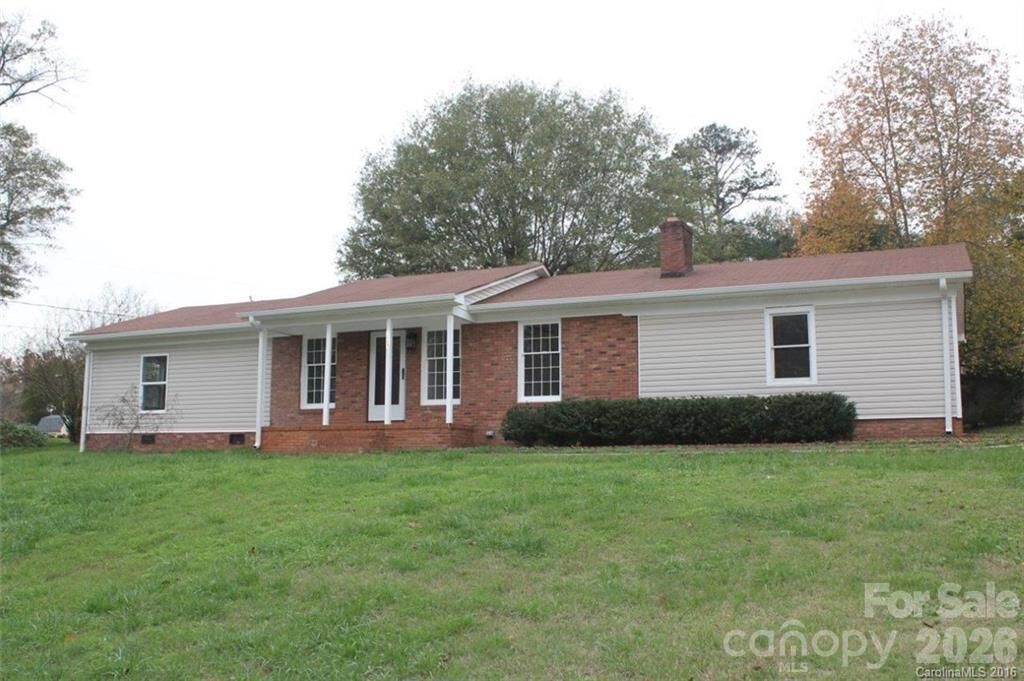 Property Photo:  321 Rollingwood Drive  NC 28164 