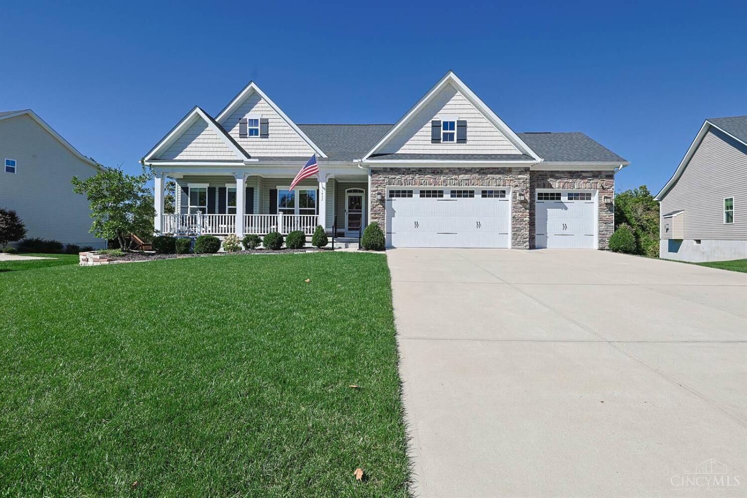 Property Photo:  1432 Pine Bluffs Way  OH 45150 