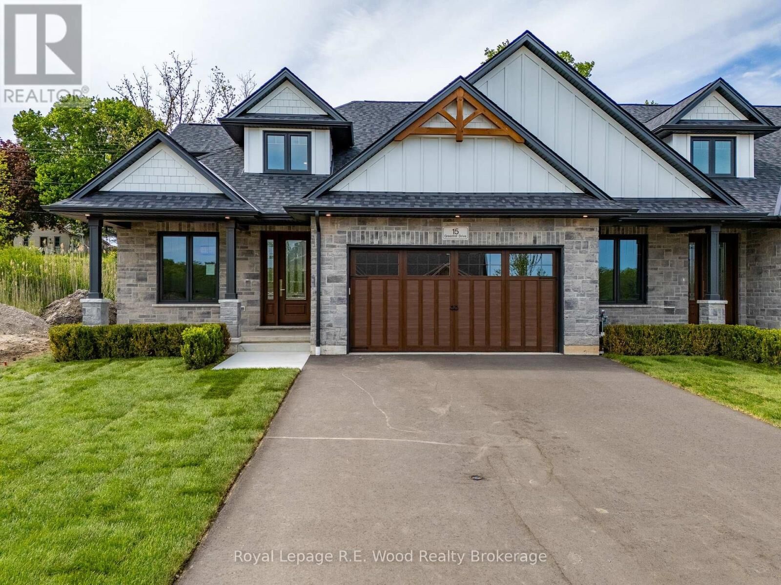 Property Photo: 9 Greenhill Drive ON N4G 0L4