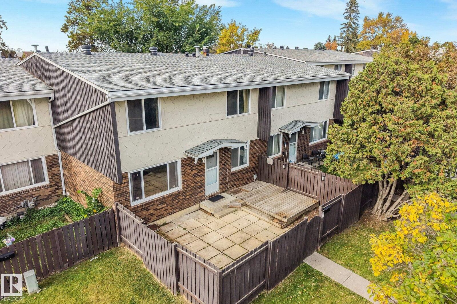 Property Photo: 144 Roseland Village NW AB T5E 5R6