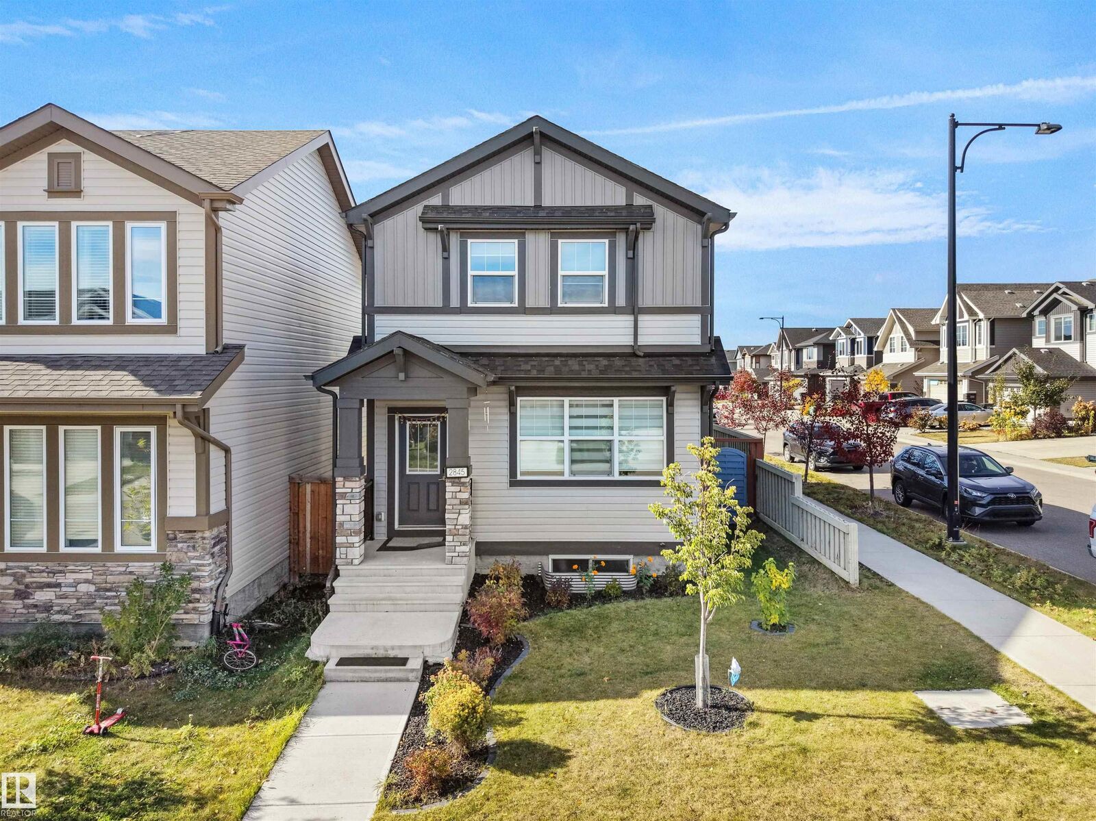 Property Photo:  2845 Anton Wynd SW  AB T6W 4B1 