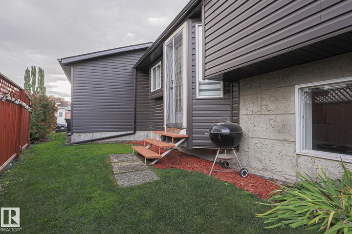 Property Photo:  52 Westlake Drive  AB T7X 1X9 