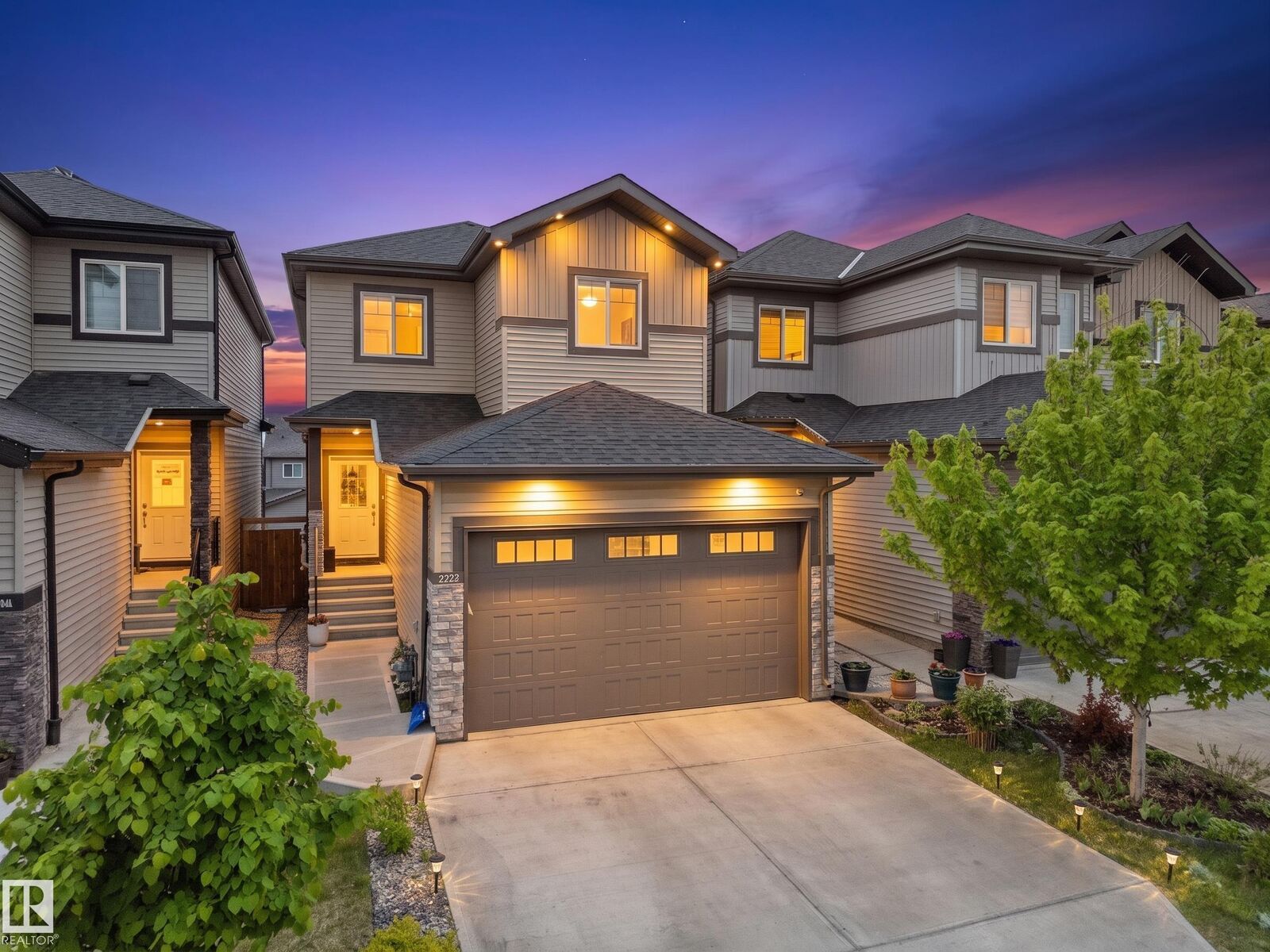 Property Photo:  9923 222 Street NW  AB T5T 7J1 