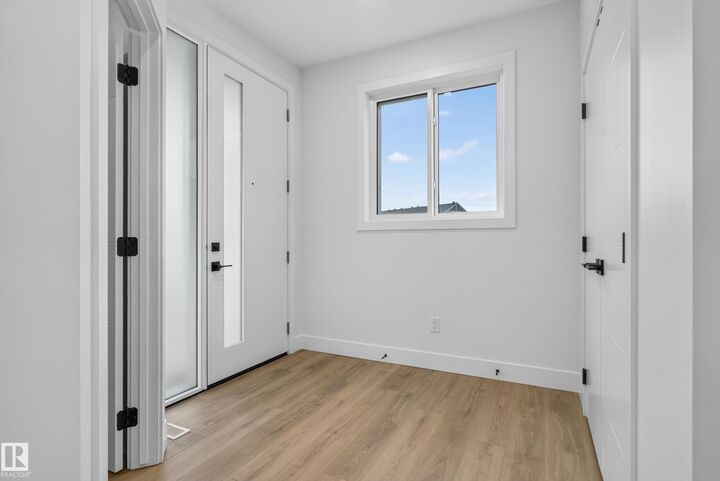 Property Photo:  318 Elliott Wynd  AB T8L 3X6 
