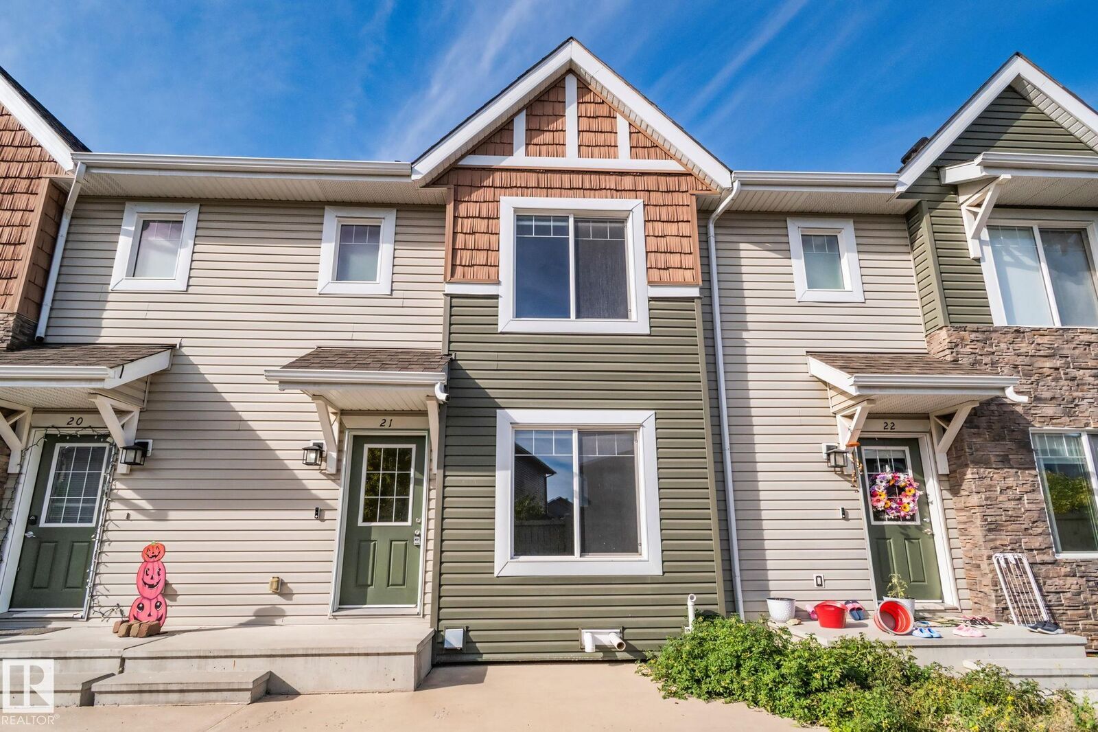 Property Photo:  2922 Maple Way NW 21  AB T6T 1A5 