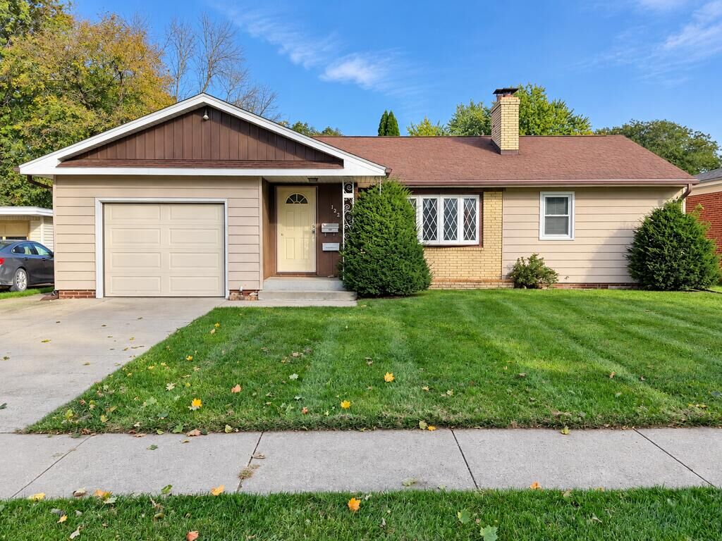 Property Photo:  1227 North 24th Place  IA 50501 