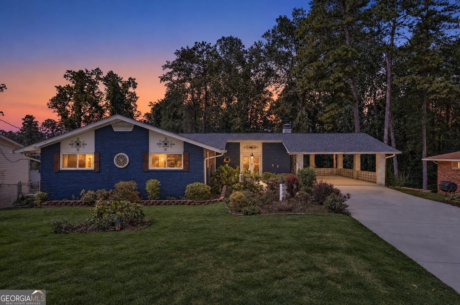 Property Photo:  3515 Parkview Drive  GA 30337 